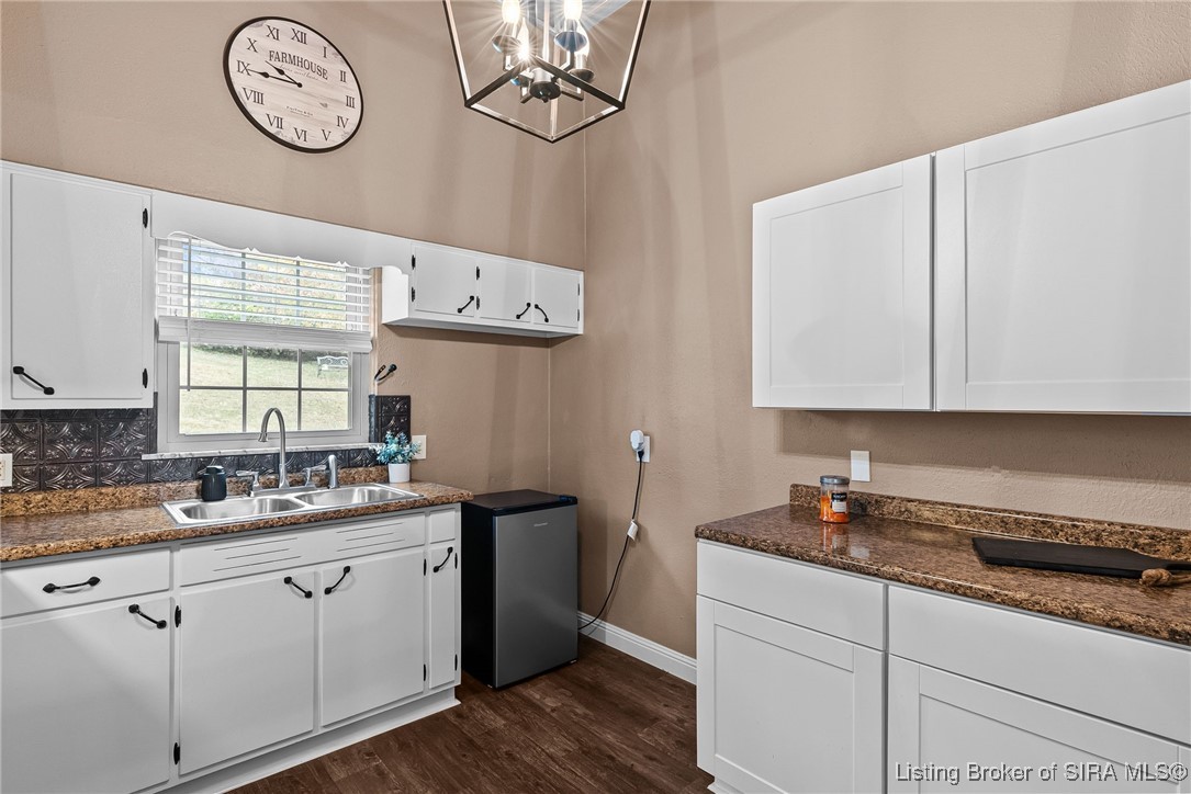 2424 Stover Drive New Albany, IN 47150 - Photo 8 of 40