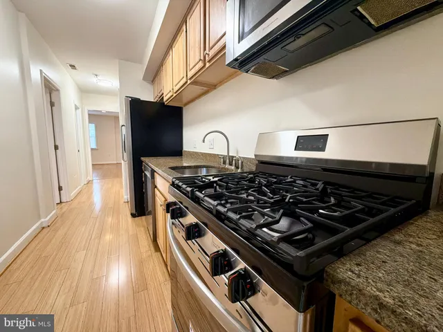 $2,100 | 937 Randolph Street Northwest, Unit 4, Washington, DC 20011
