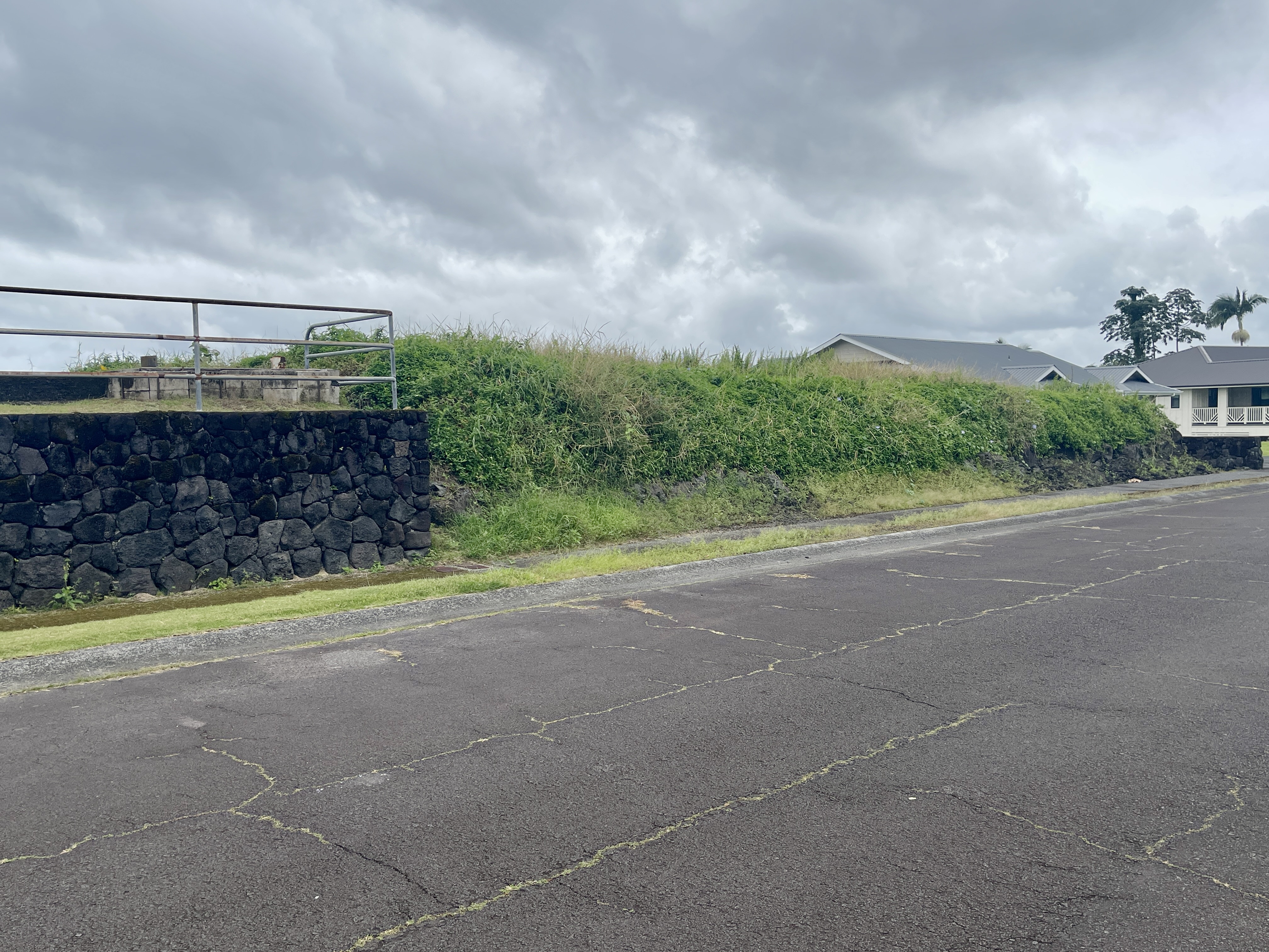 6 Lot Hilo, HI 96720 - Photo 2 of 18 a view of a basket ball ground