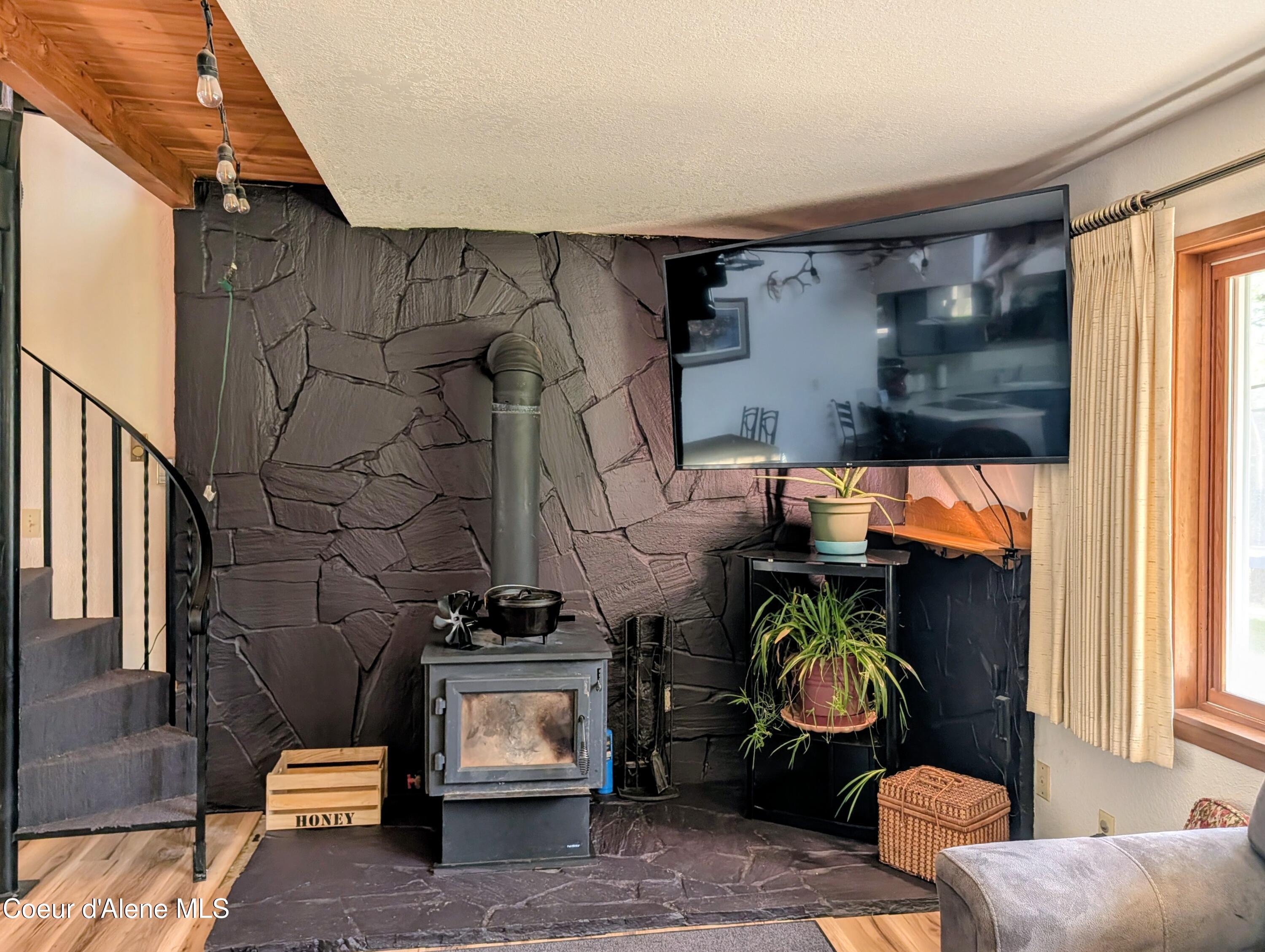 905 Cassandra Hills Road St. Maries, ID 83861 - Photo 9 of 27 Stove