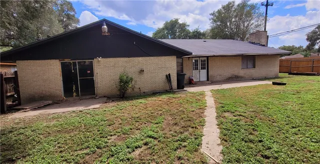 $270,000 | 1101 Jefferson Street, Alice, TX 78332