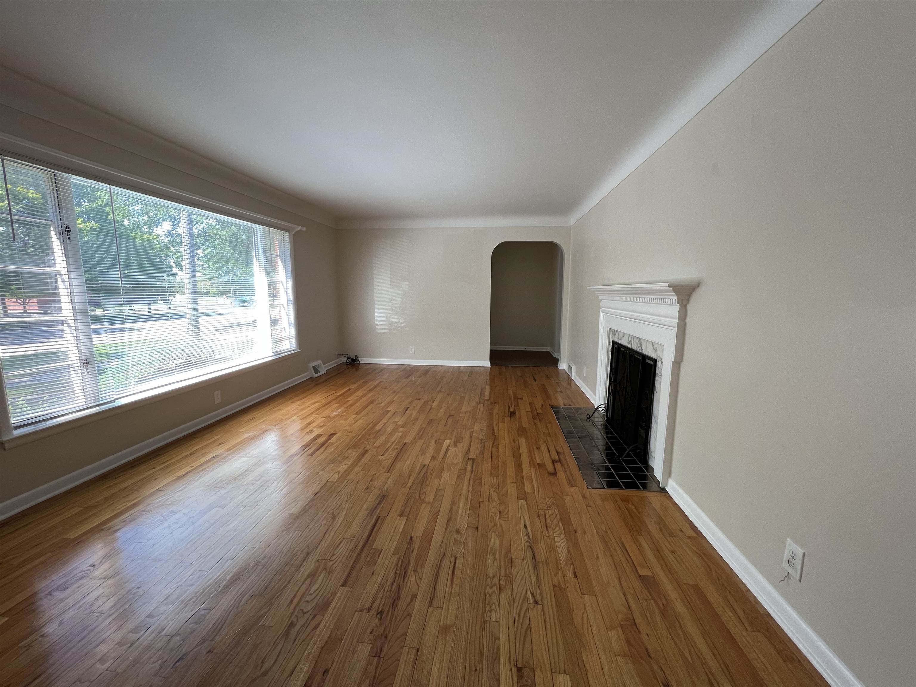 3726 Beecher Road Flint, MI 48503 - Photo 3 of 14 50091330-2.JPG