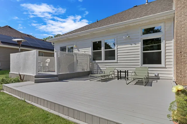 a front view of house with yard