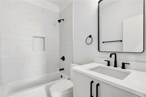 $5,700 | 816 Berne Street Southeast, Unit 4, Atlanta, GA 30316