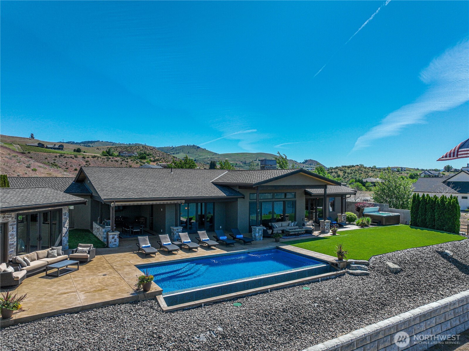 219 Corkscrew Lane Manson, WA 98831 - Photo 3 of 40
