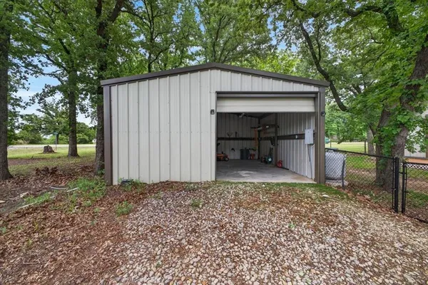$315,000 | 203 Fairway Drive, Nocona, TX 76255