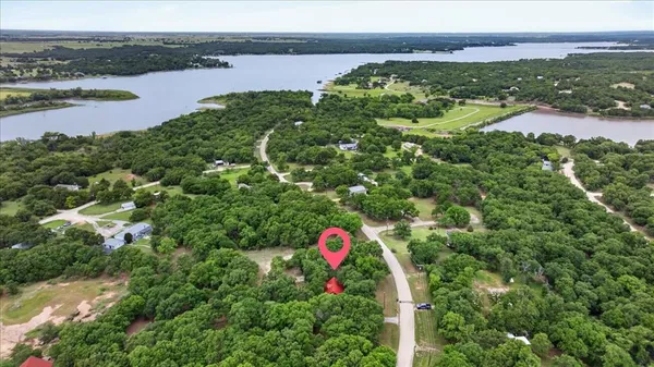 $315,000 | 203 Fairway Drive, Nocona, TX 76255