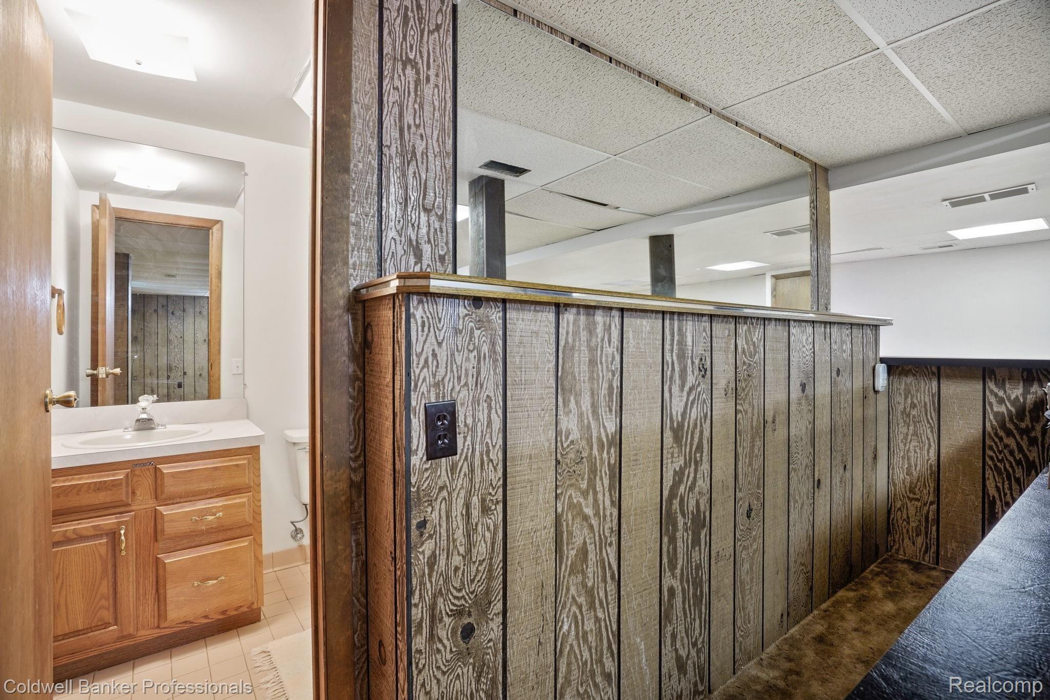 3070 Greenwood Street Rochester, MI 48309 - Photo 20 of 26 3070-Greenwood-Dr-22.JPG