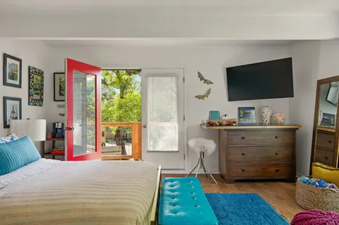 $1,250,000 | 5932 Highland Hills Drive, Austin, TX 78731