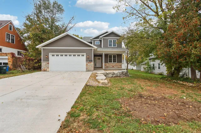 $459,000 | 127 East Franklin Street, Portage, WI 53901