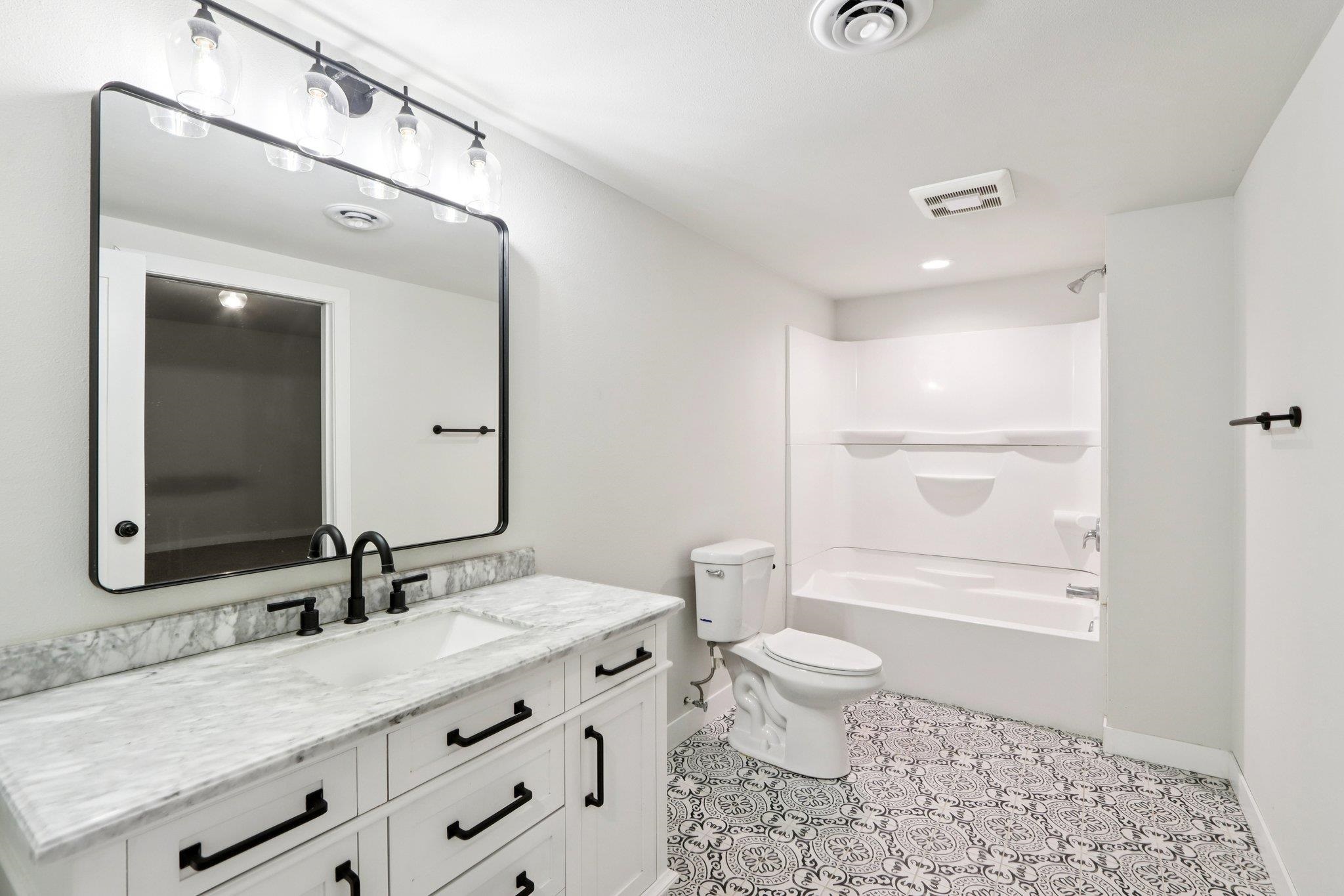 127 East Franklin Street Portage, WI 53901 - Photo 31 of 68