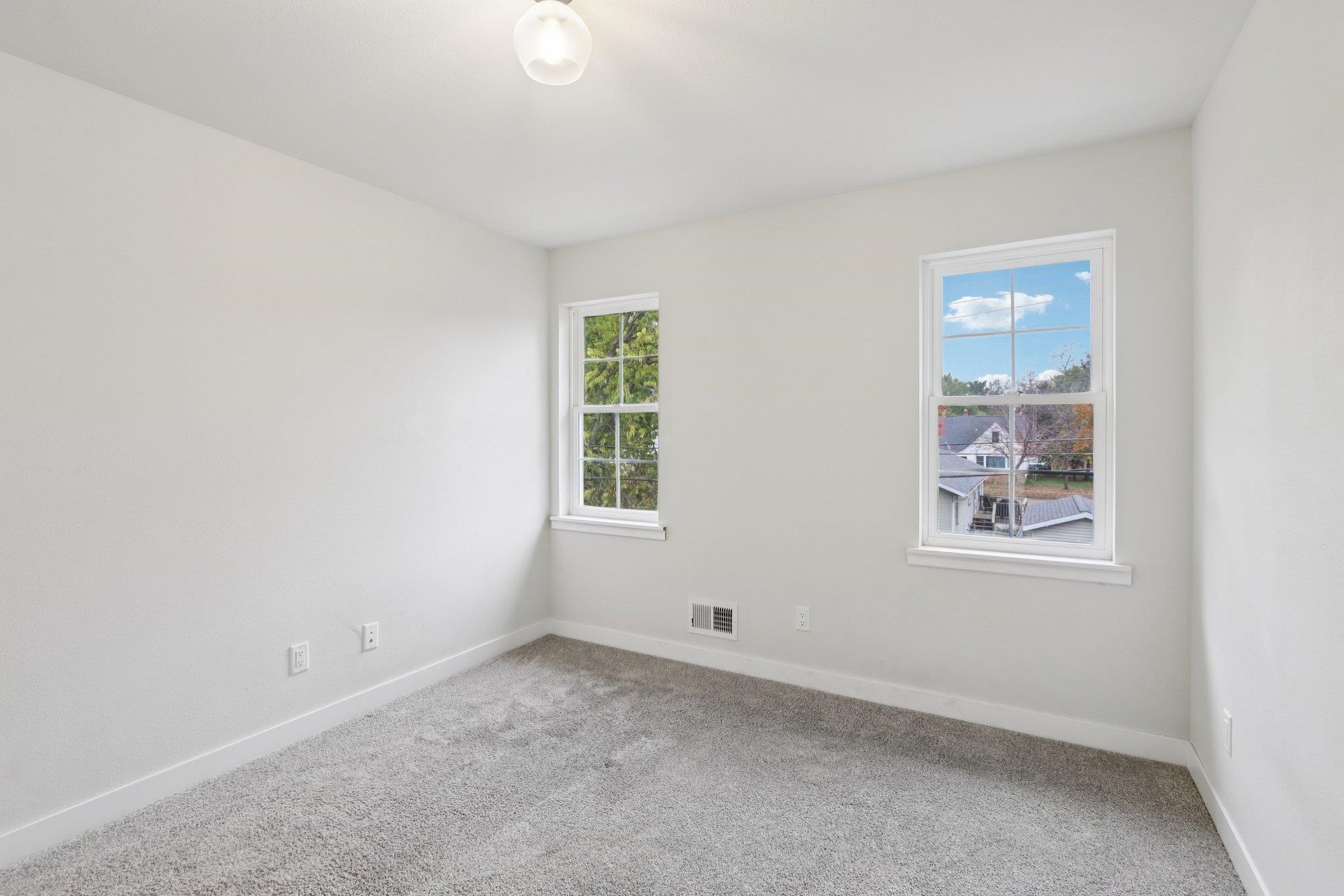 127 East Franklin Street Portage, WI 53901 - Photo 40 of 68