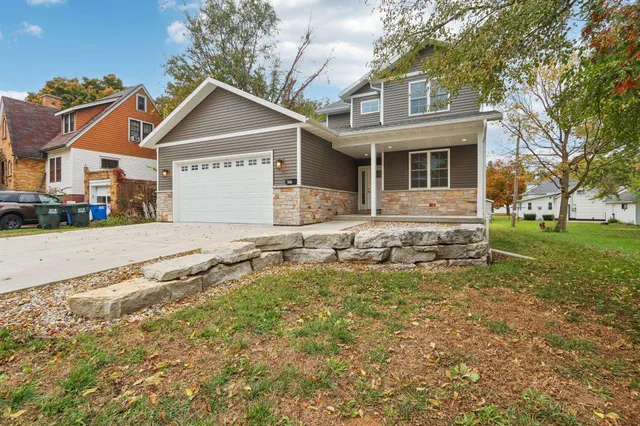 $459,000 | 127 East Franklin Street, Portage, WI 53901