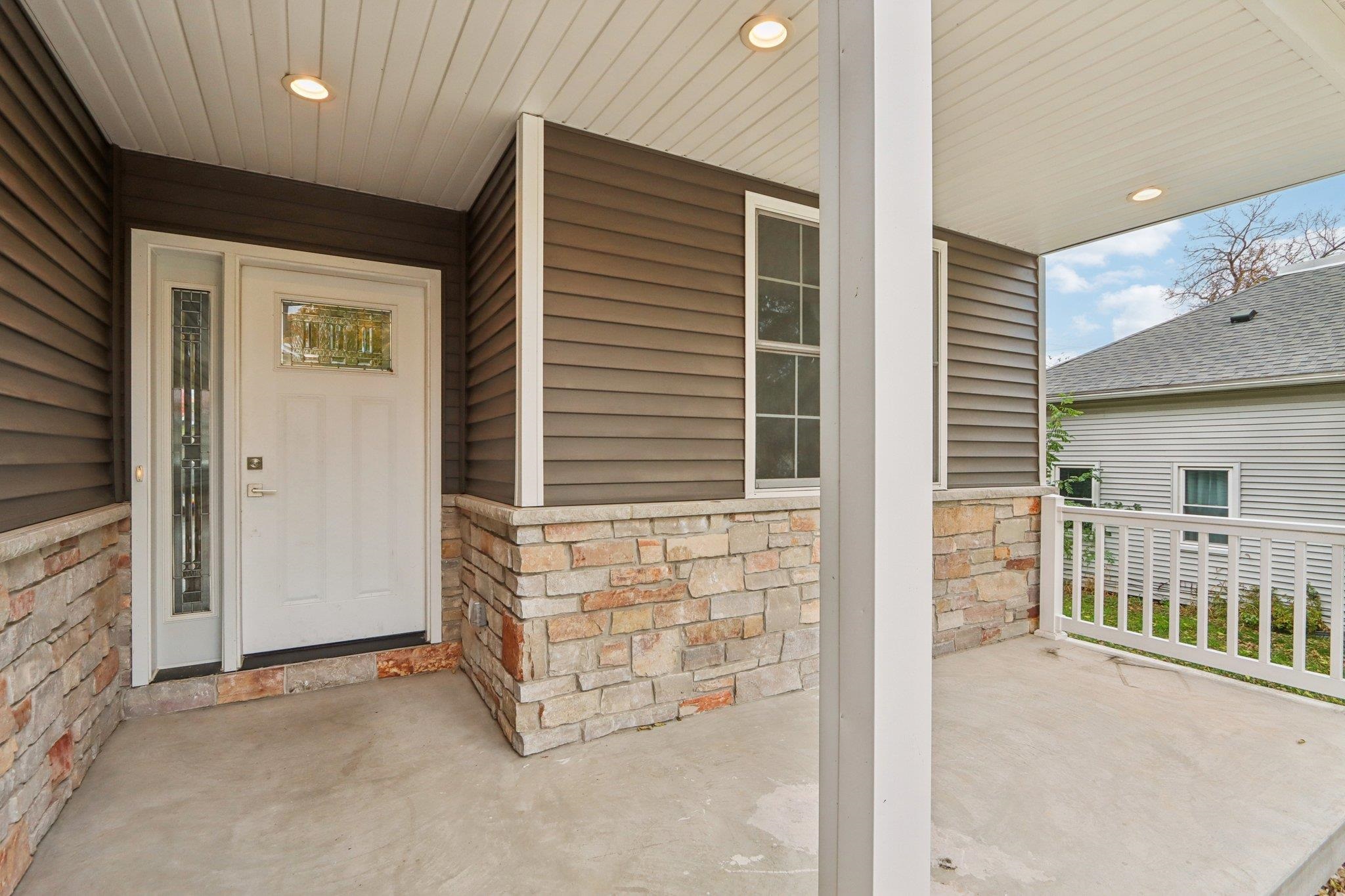 127 East Franklin Street Portage, WI 53901 - Photo 5 of 68