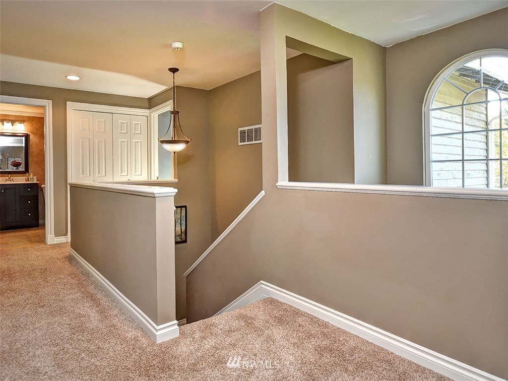 612 213th Street Southwest Bothell, WA 98021 - Photo 14 of 25