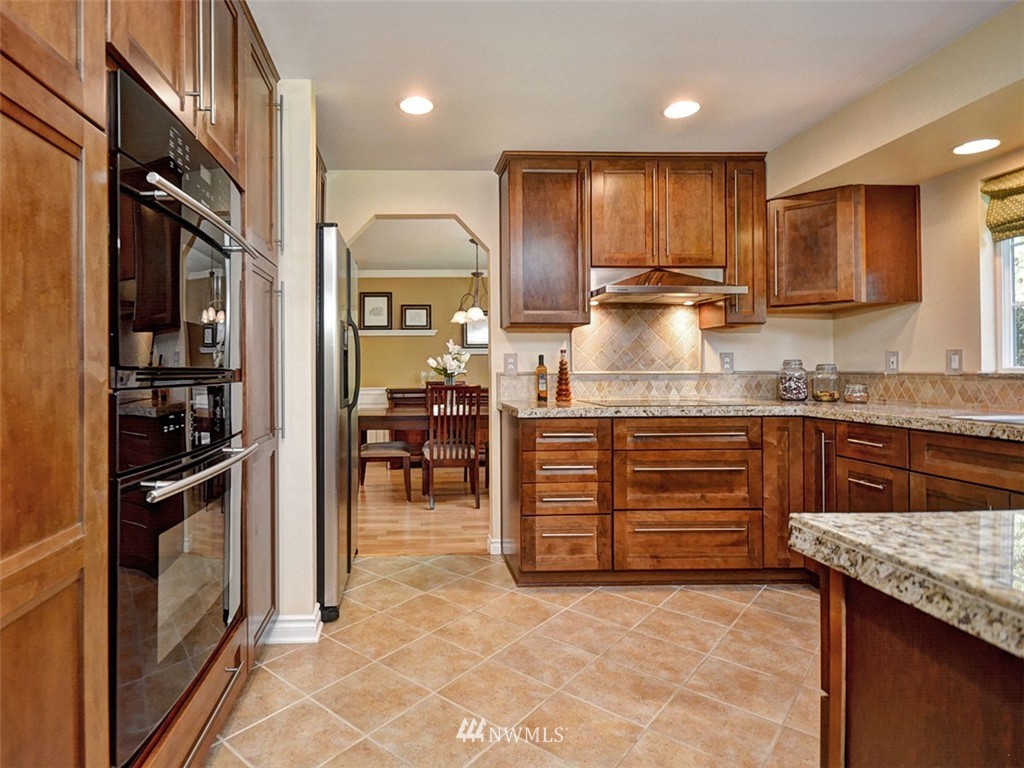 612 213th Street Southwest Bothell, WA 98021 - Photo 7 of 25