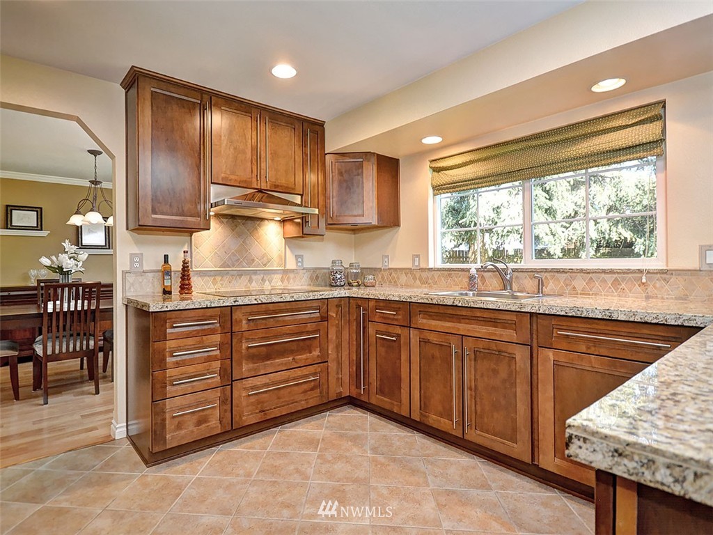 612 213th Street Southwest Bothell, WA 98021 - Photo 8 of 25