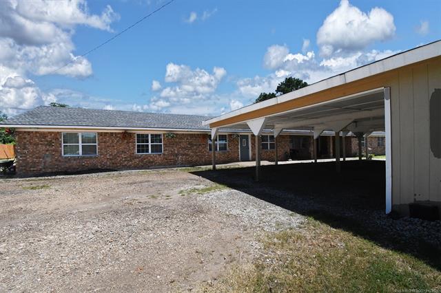 107903 South 4570 Road Sallisaw, OK 74955 - Photo 7 of 35 Brick exterior construction