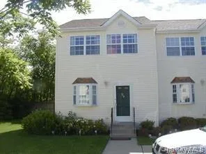$575,000 | 1027 Jerusalem Avenue, Unit 123, Uniondale, NY 11553