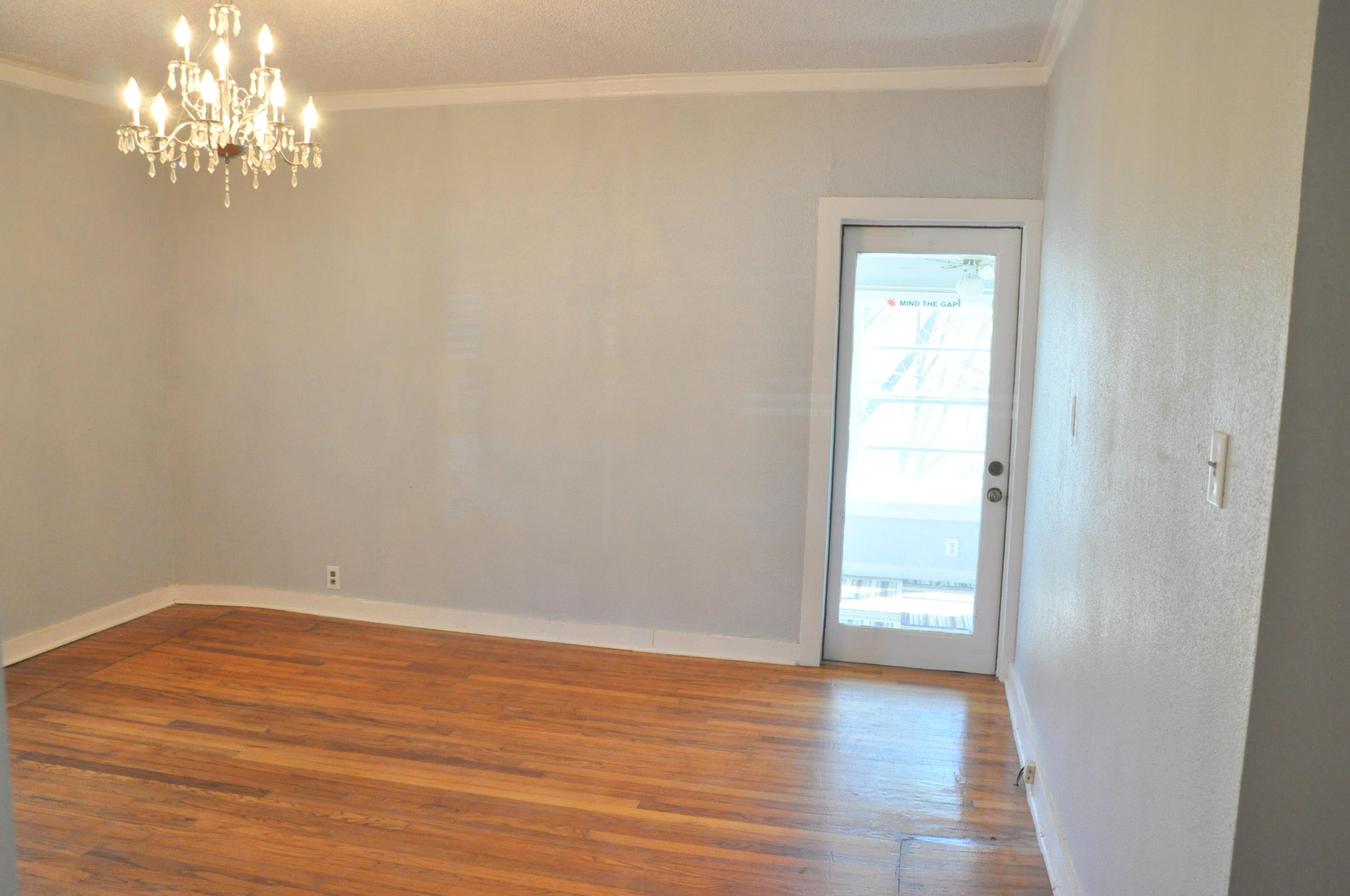 504 Stringer Street Chattanooga, TN 37405 - Photo 4 of 22 Living Room