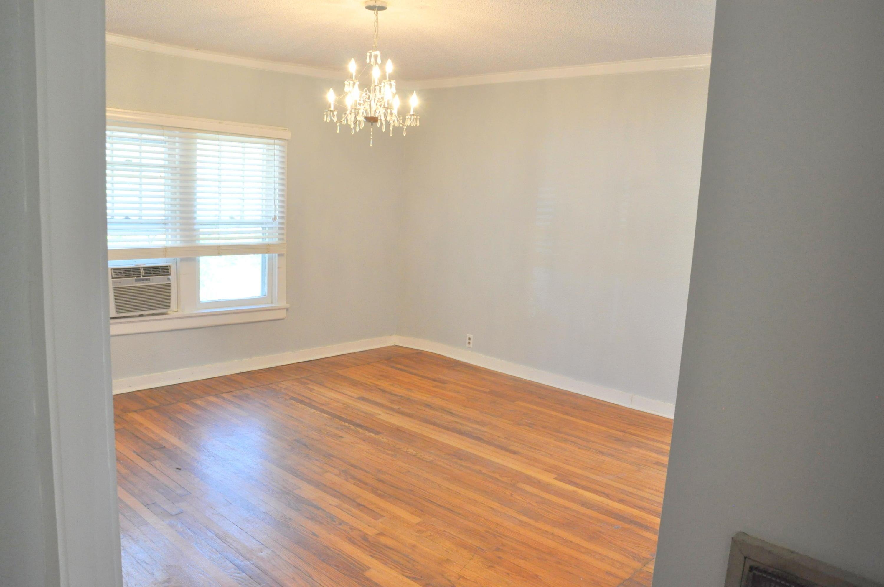 504 Stringer Street Chattanooga, TN 37405 - Photo 5 of 22 Living Room