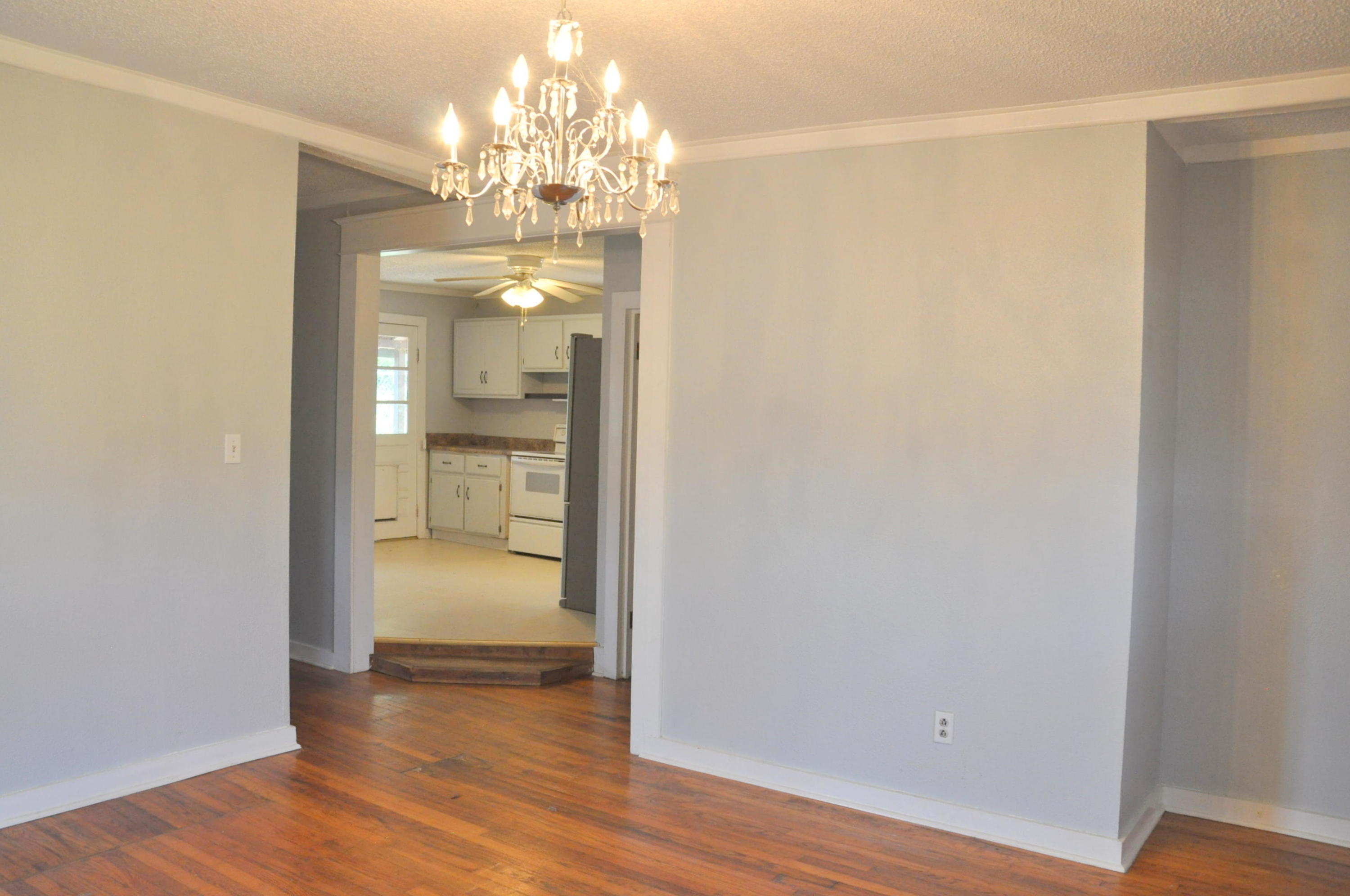 504 Stringer Street Chattanooga, TN 37405 - Photo 6 of 22 Living to Kitchen