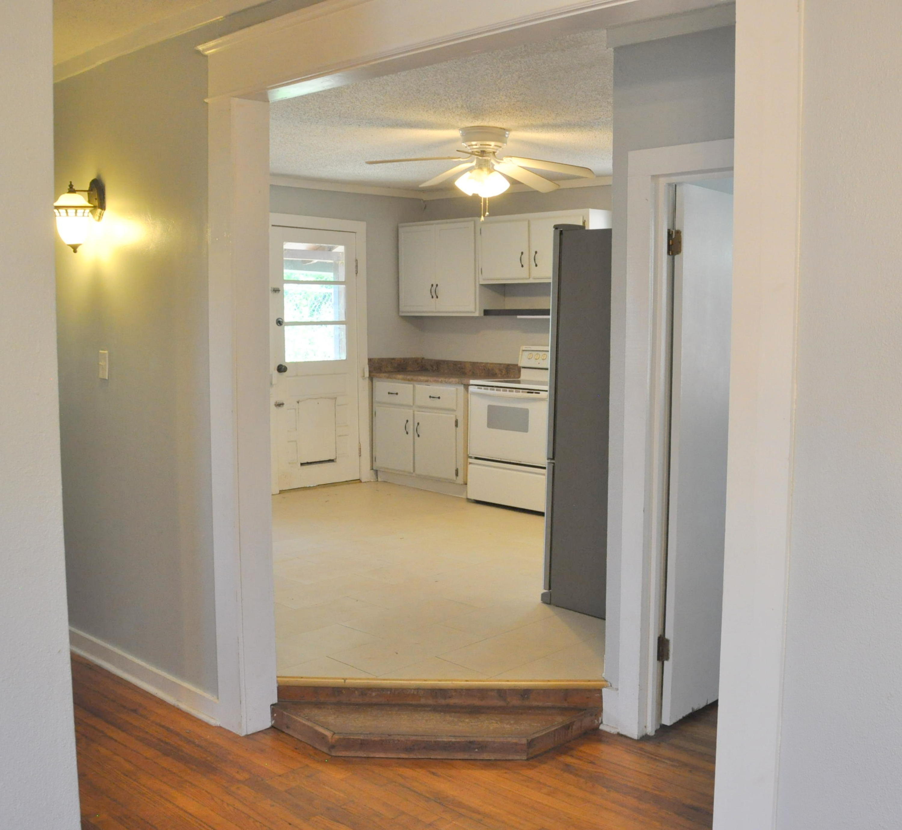 504 Stringer Street Chattanooga, TN 37405 - Photo 8 of 22 Kitchen