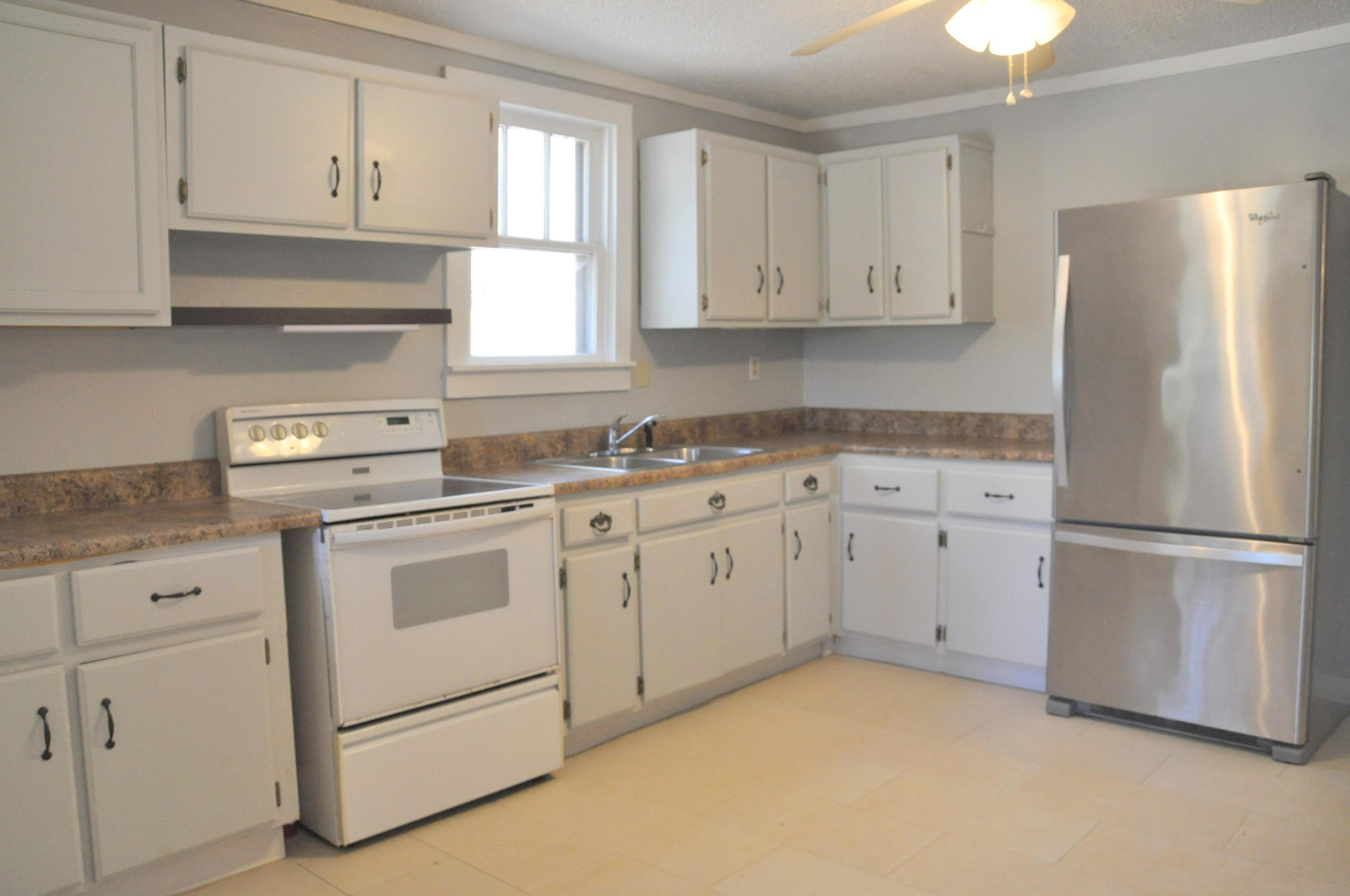504 Stringer Street Chattanooga, TN 37405 - Photo 10 of 22 Kitchen
