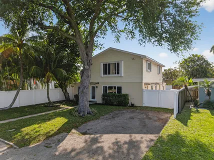 $750,000 | 1503 Northeast 18th Avenue, Fort Lauderdale, FL 33304
