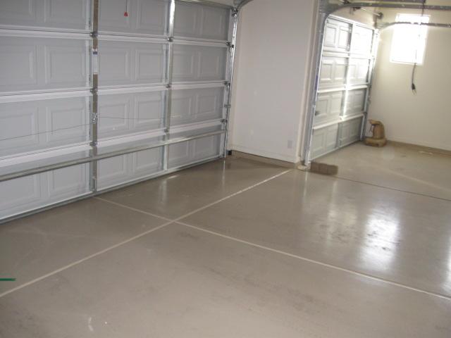 1932 West Caleb Road Phoenix, AZ 85085 - Photo 3 of 8 lots of garage space