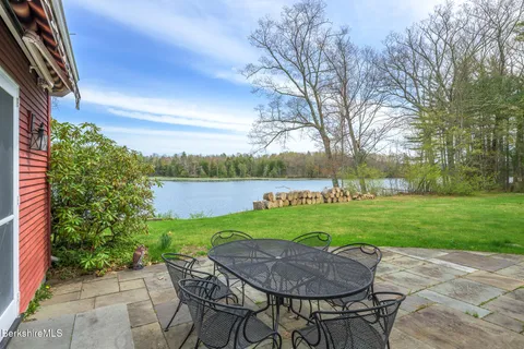 $1,595,000 | 6 Bay Lane, Sheffield, MA 01257
