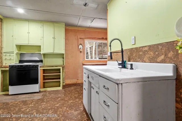 $2,150,000 | 645 South Glenwood Street, Jackson, WY 83001