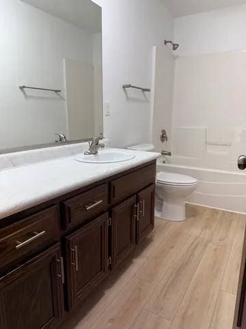 $2,150 | 532 West Street, Unit 10, Lockport, IL 60441