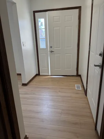 $2,150 | 532 West Street, Unit 10, Lockport, IL 60441