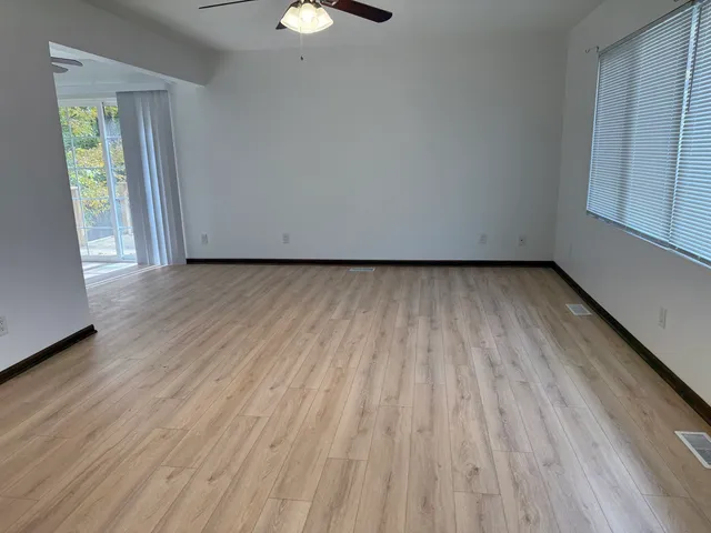 $2,150 | 532 West Street, Unit 10, Lockport, IL 60441