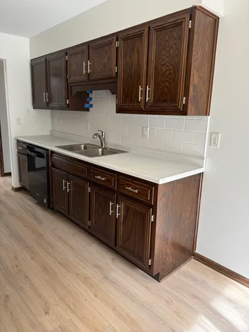 $2,150 | 532 West Street, Unit 10, Lockport, IL 60441