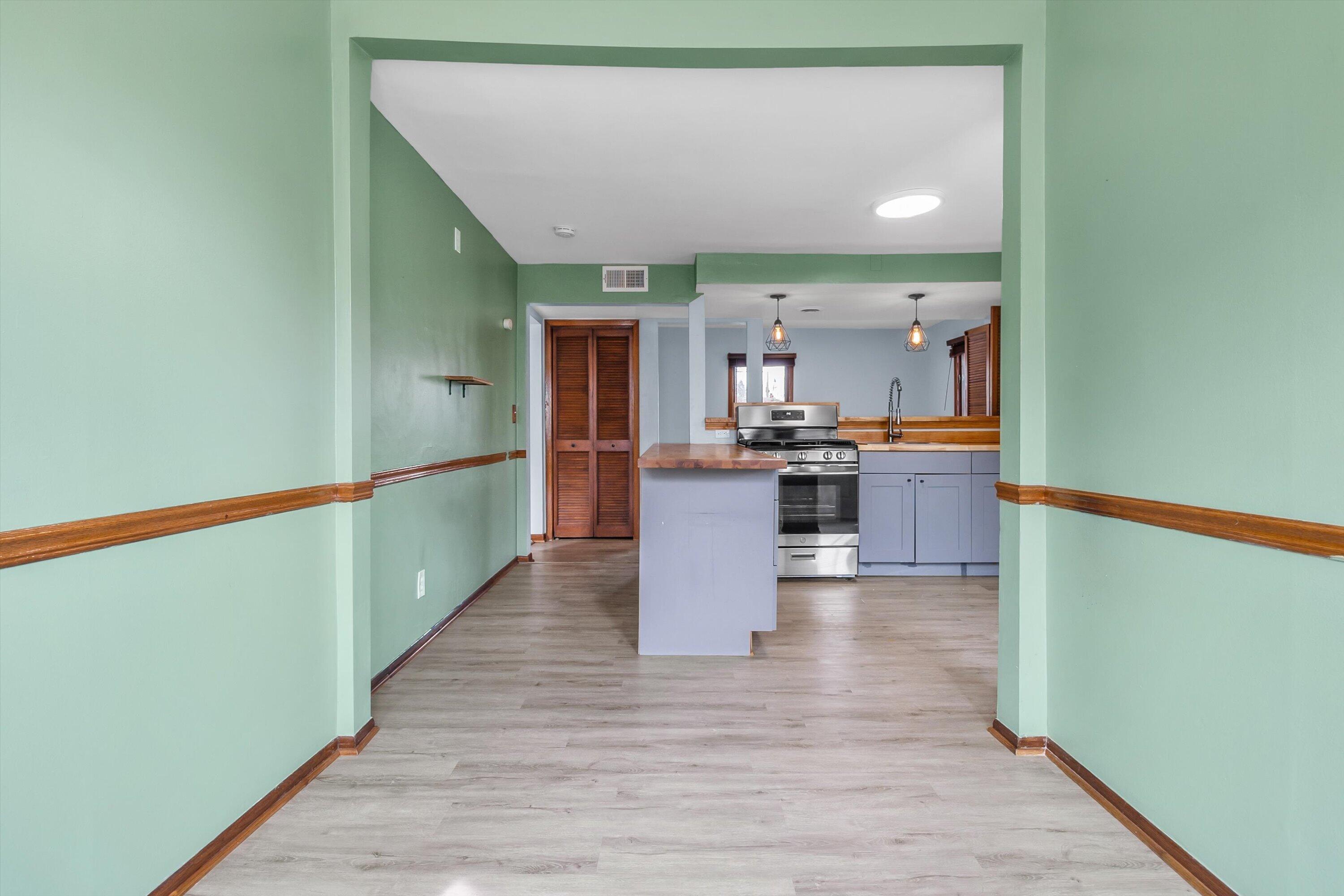 162 North 74th Street Milwaukee, WI 53213 - Photo 13 of 31 17-E6A6490