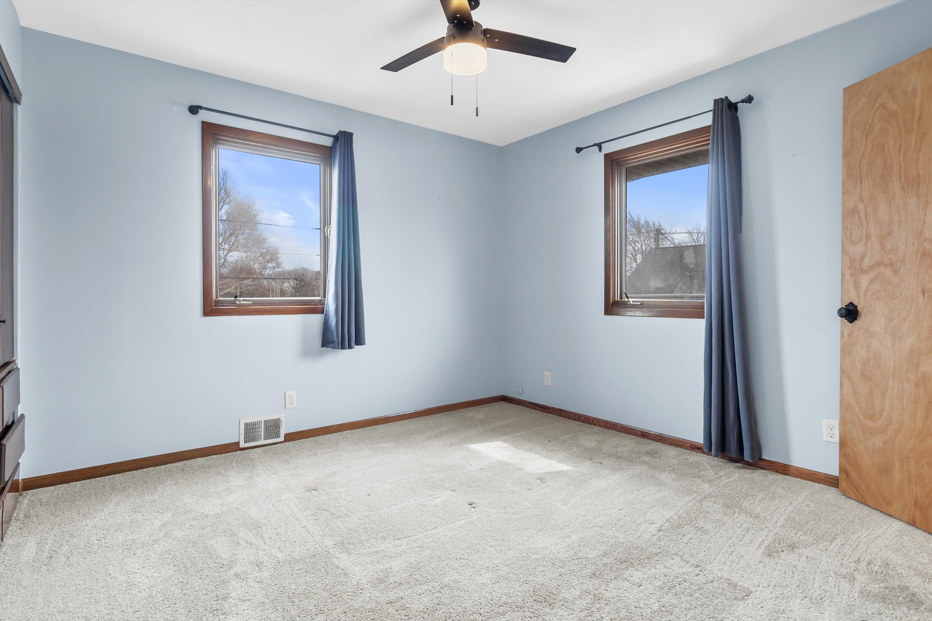 162 North 74th Street Milwaukee, WI 53213 - Photo 18 of 31 37-E6A6586