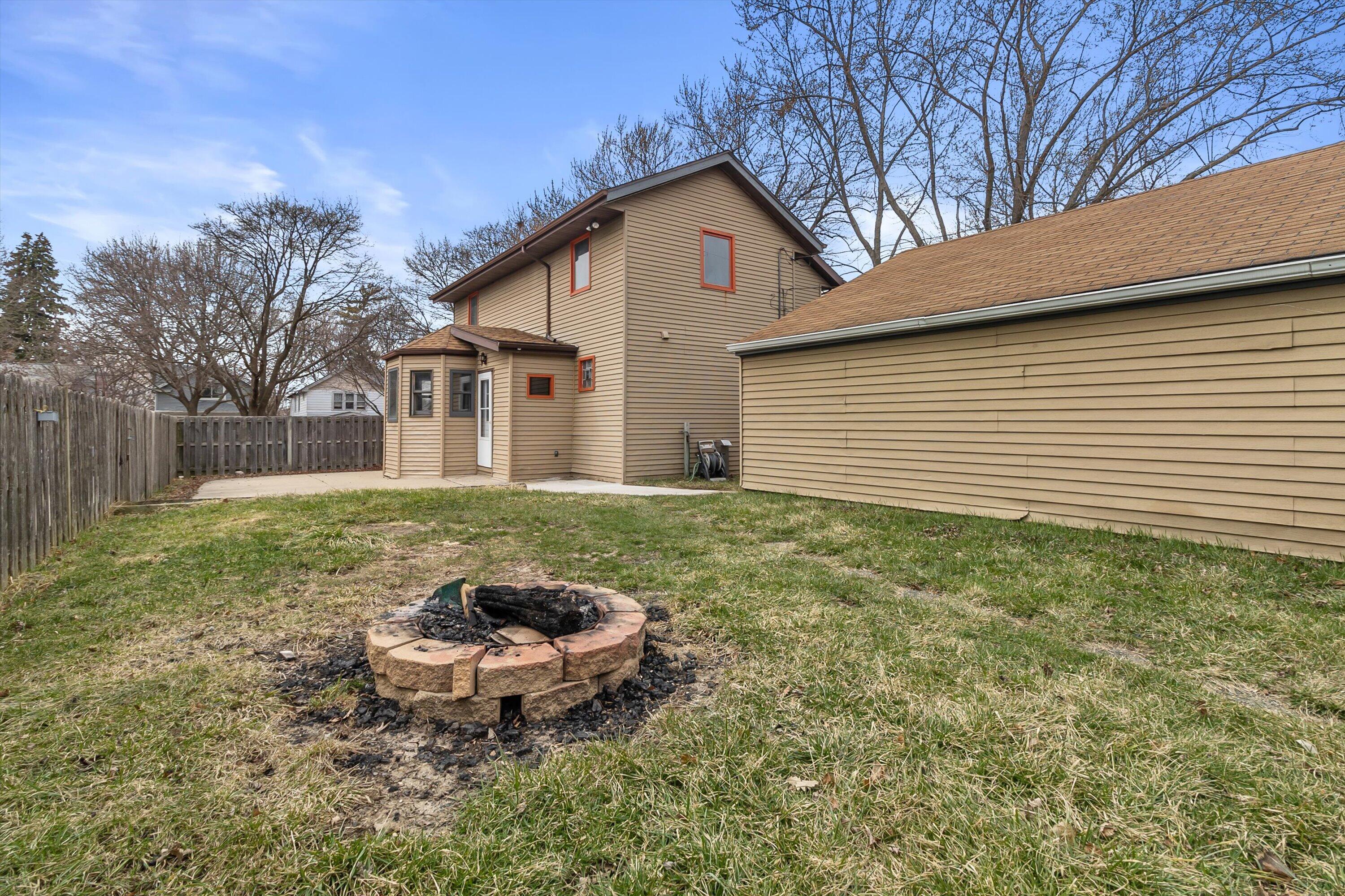 162 North 74th Street Milwaukee, WI 53213 - Photo 29 of 31 41-E6A6598