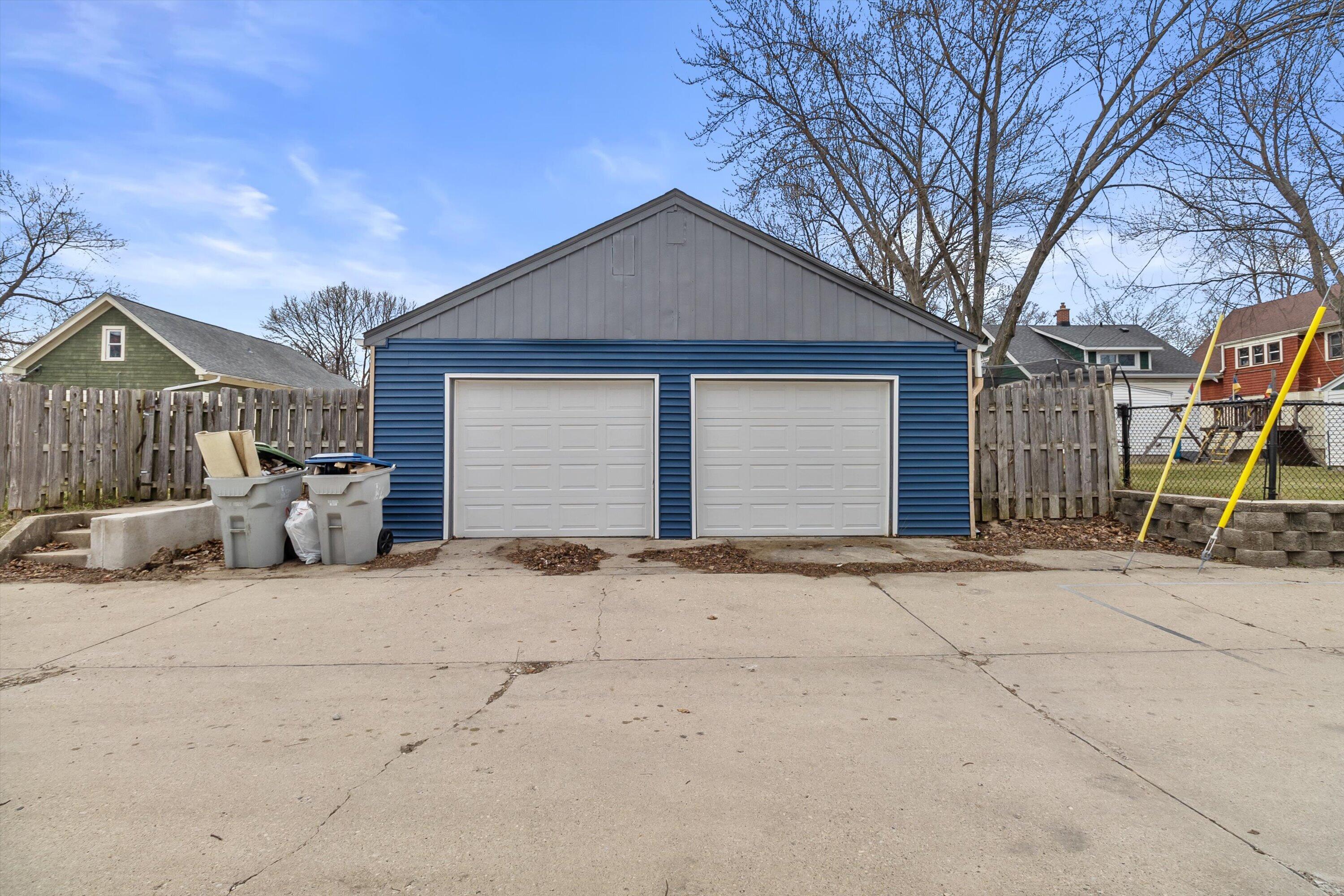 162 North 74th Street Milwaukee, WI 53213 - Photo 30 of 31 43-E6A6604