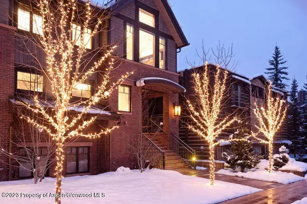 $250,000 | 719 East Hopkins Avenue, Unit 202, Aspen, CO 81611