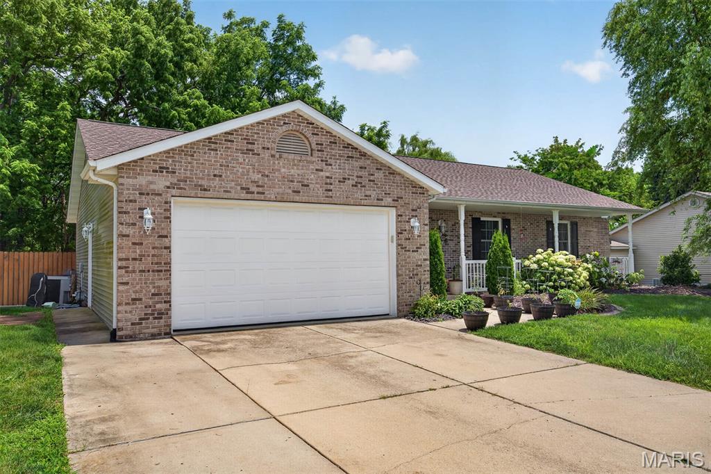 4826 Cedar Spring Drive Highland, IL 62249 - Photo 3 of 54
