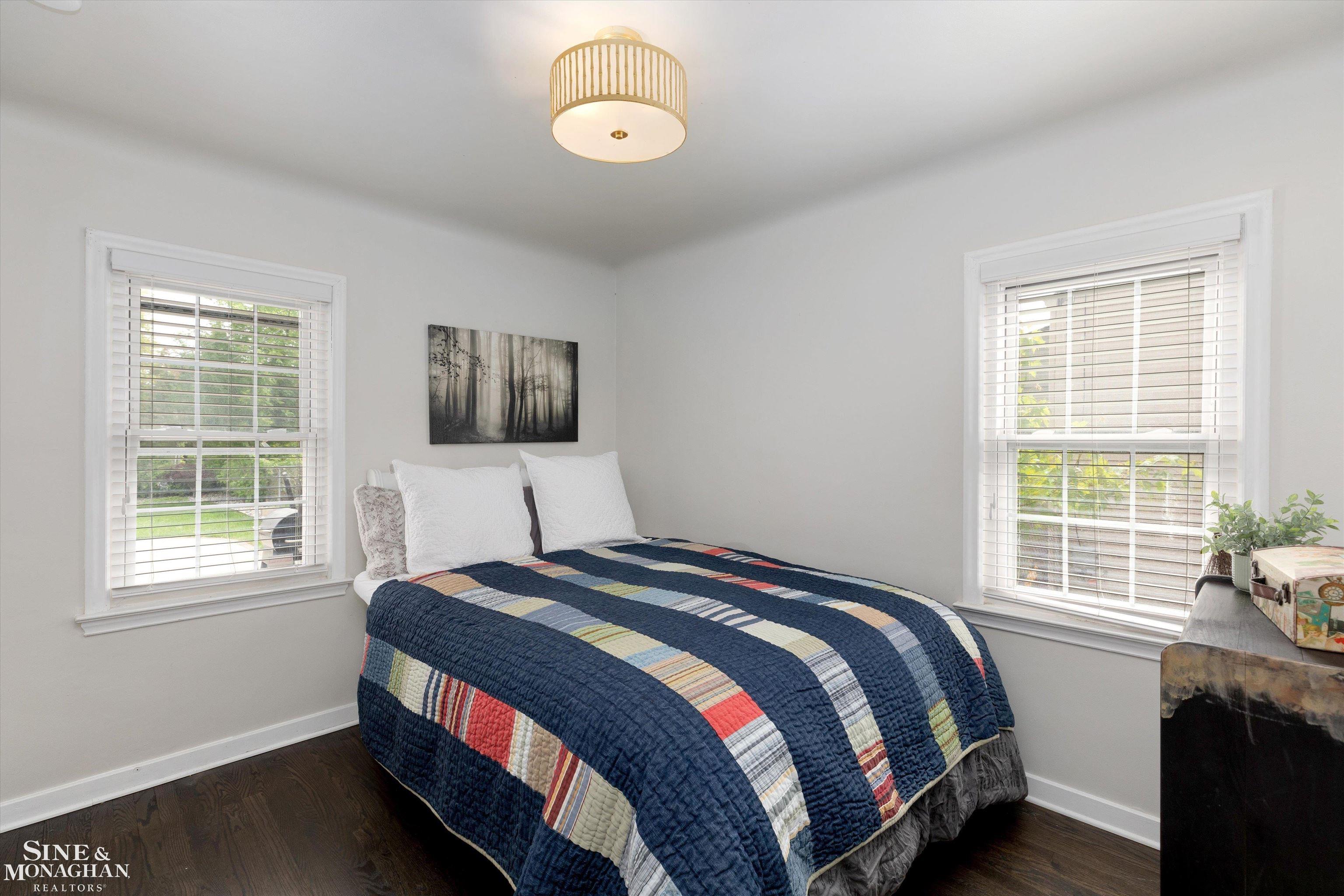 1576 Roslyn Road Grosse Pointe, MI 48236 - Photo 9 of 27