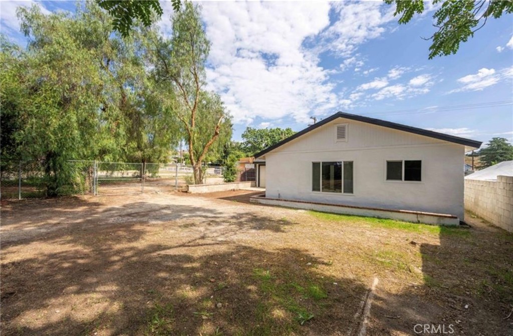 30160 San Martinez Road Castaic, CA 91384 - Photo 4 of 39