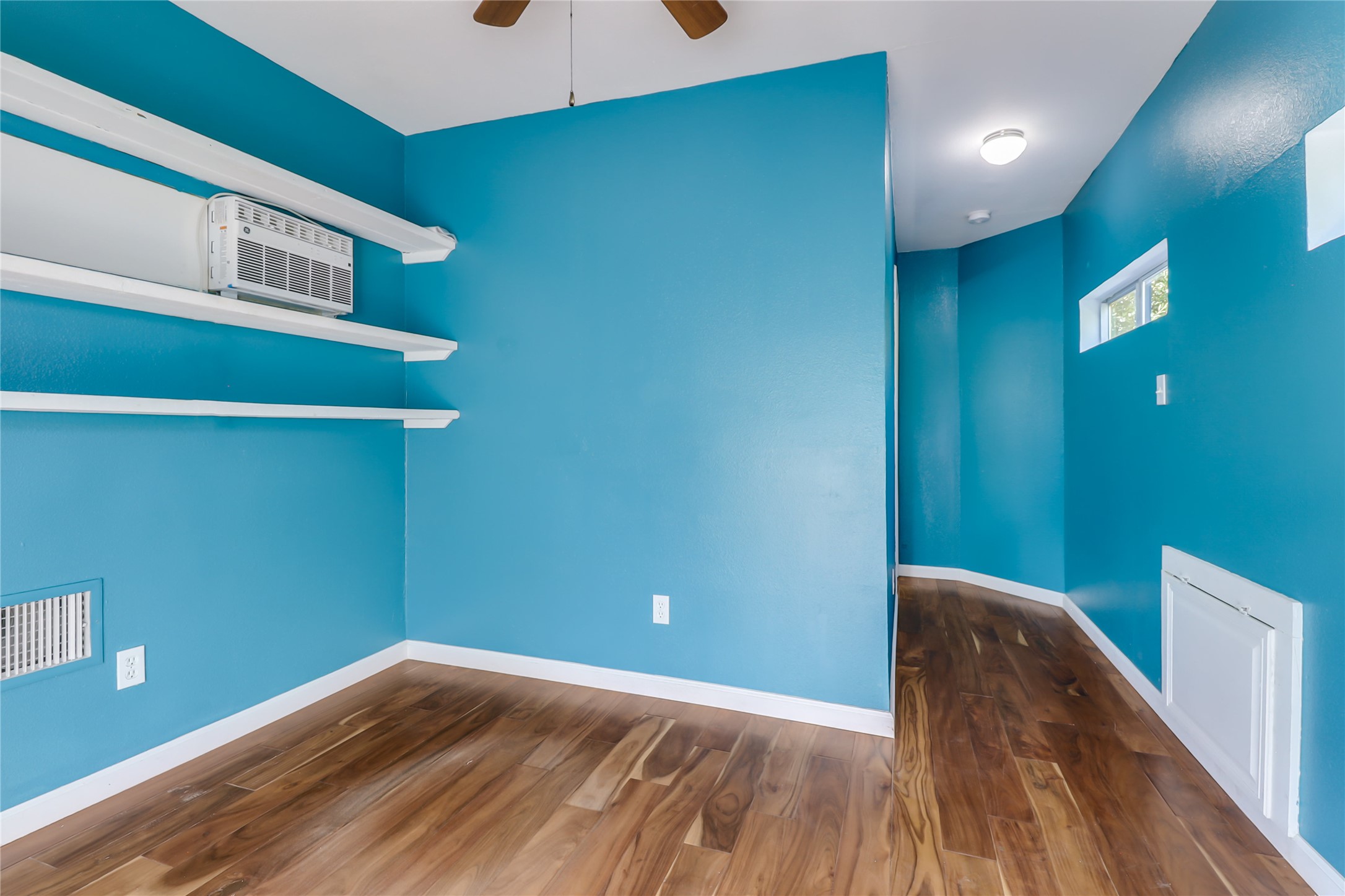 1105 West 43rd Street Austin, TX 78756 - Photo 17 of 22 a view of a room with wooden floor