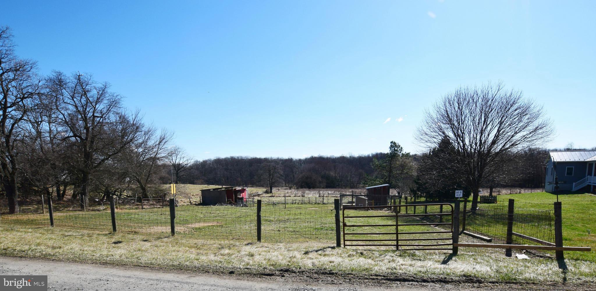 5010 Ten Oaks Road Dayton, MD 21036 - Photo 23 of 29 Animal Pen