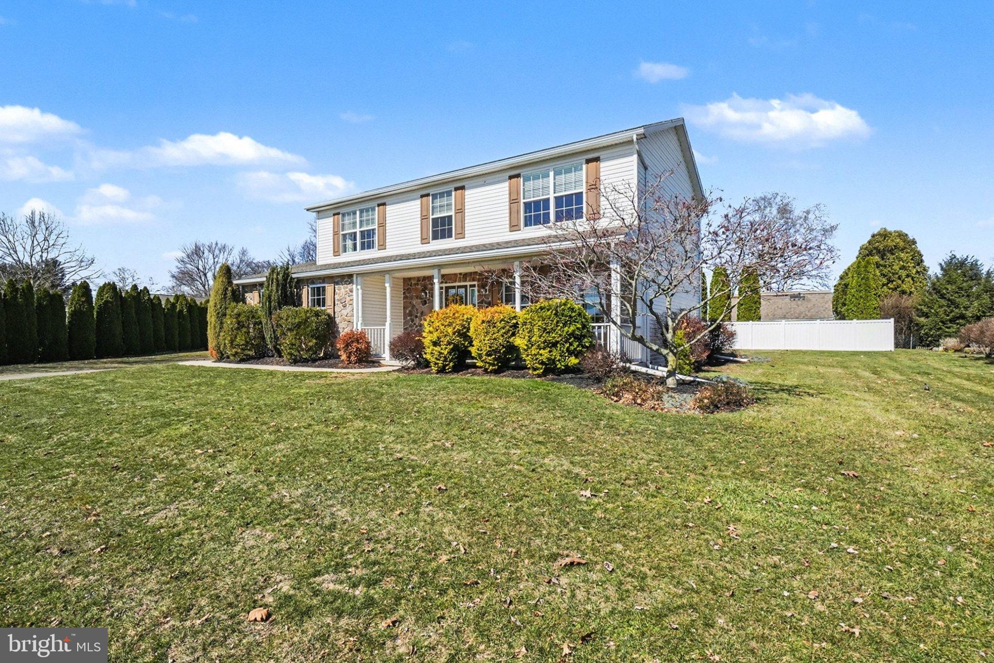 44 Oak Avenue Halifax, PA 17032 - Photo 26 of 33 a front view of house with yard