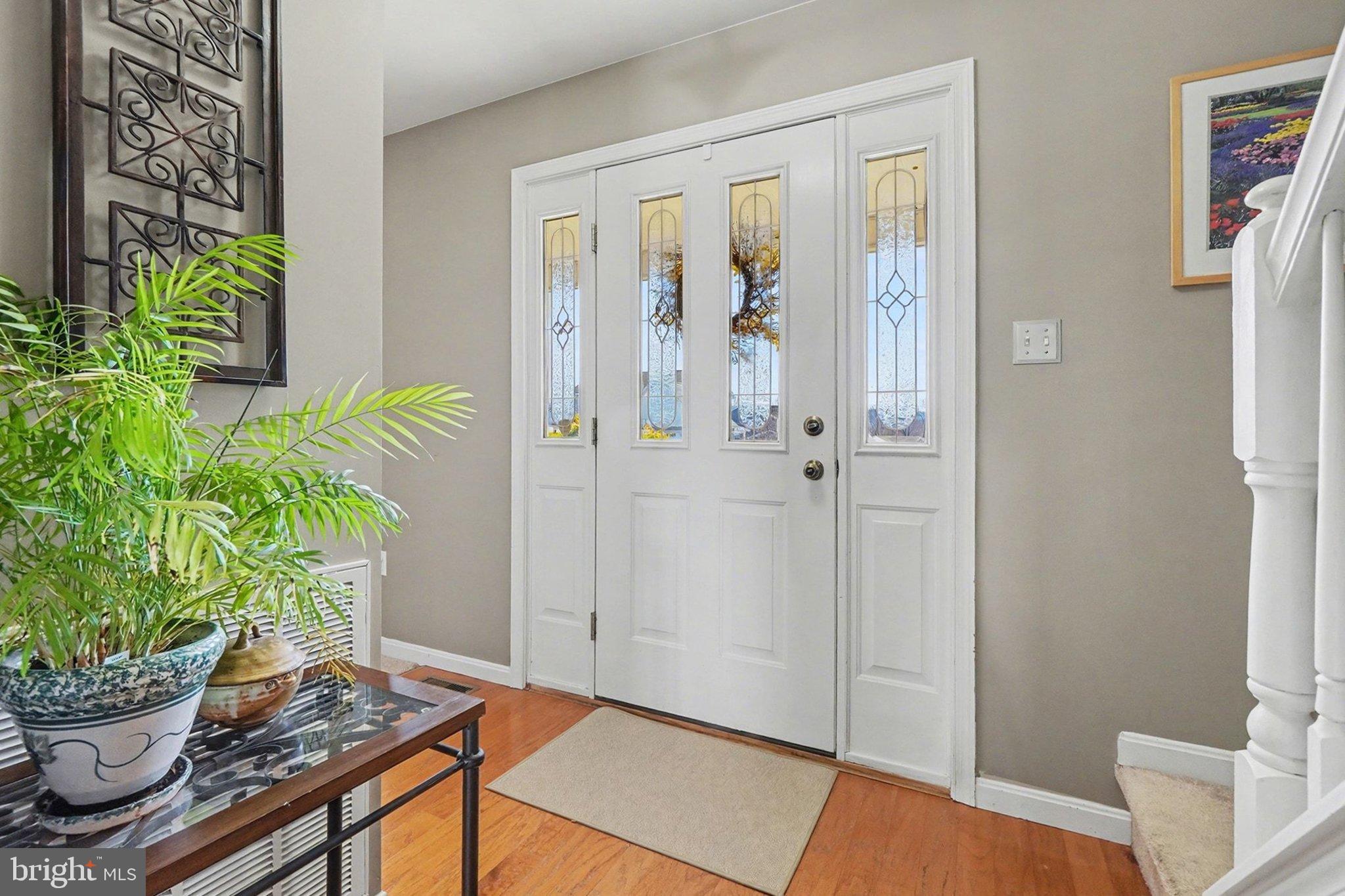 44 Oak Avenue Halifax, PA 17032 - Photo 6 of 33 a living room with a potted plant