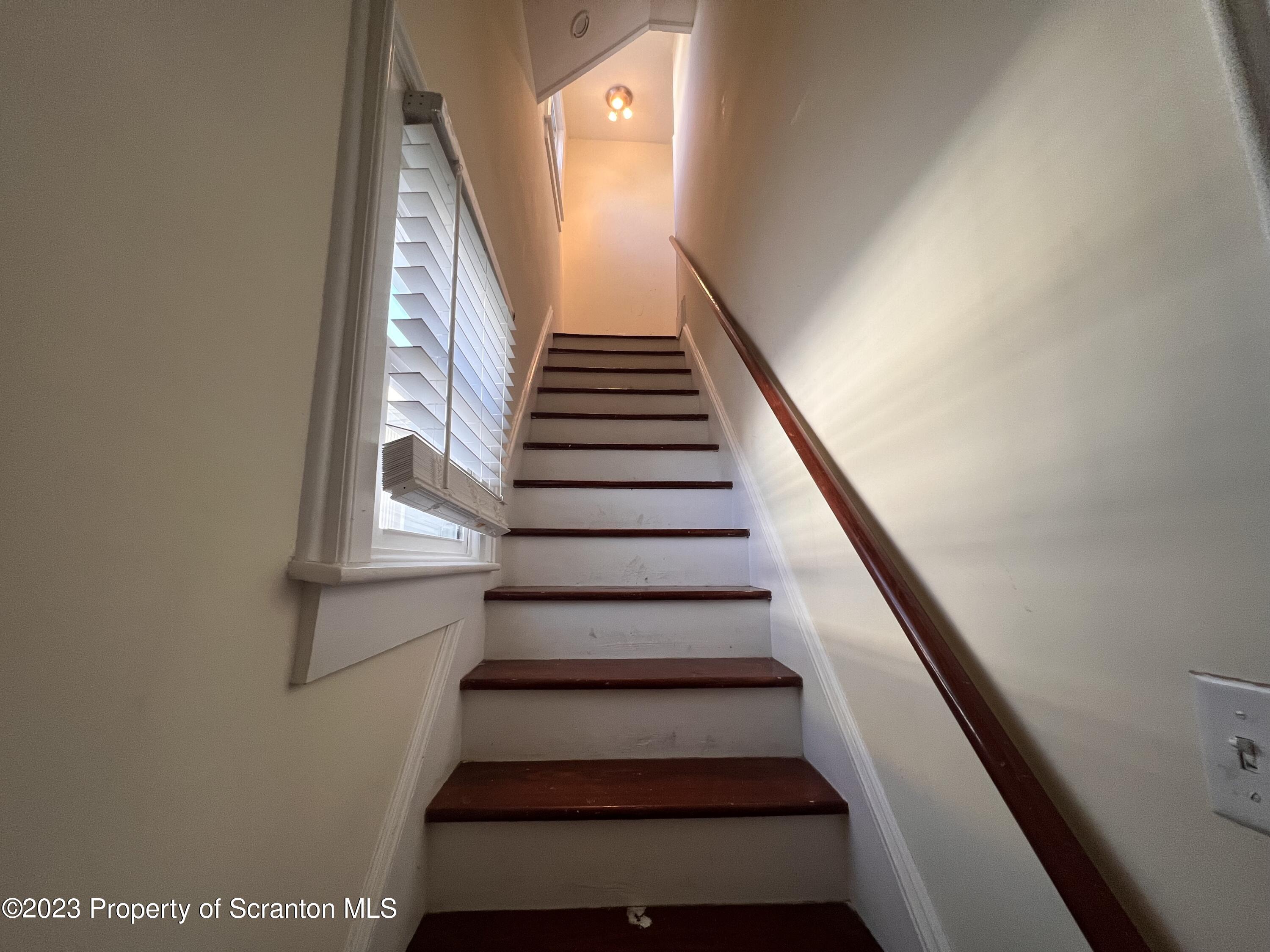 611 East Locust Street Scranton, PA 18505 - Photo 12 of 18 a view of entryway