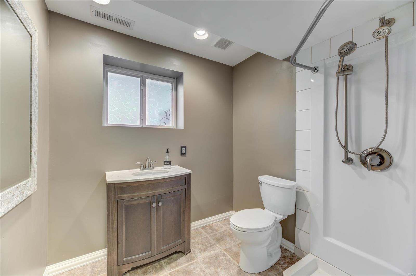 48 Country Hill Road St. Peters, MO 63376 - Photo 13 of 20 Gallery Image 13